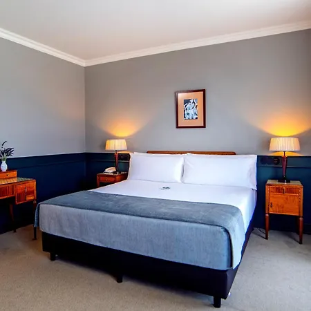 メトロポール ホテル 3*