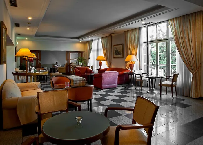 メトロポール ホテル 3*