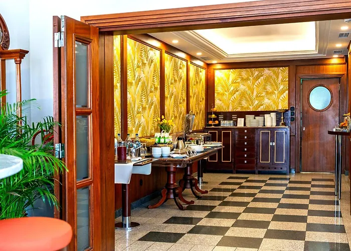 メトロポール ホテル 3*